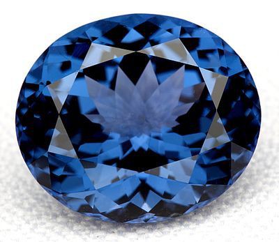 Viên kim cương xanh quý hiếm trị giá hơn 465 tỷ đồng từng bị một nhân viên bảo vệ đánh cắp. (Nguồn: News In Asia)