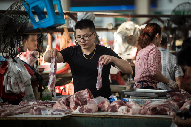 Một quầy thịt lợn tại Thượng Hải, Trung Quốc (Ảnh: Washington Post)
