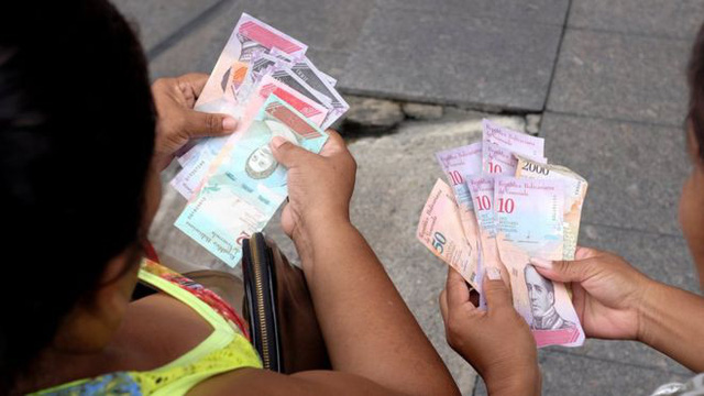
Đồng nội tệ mới của Venezuela chính thức đưa vào lưu thông từ ngày 20/8. (Ảnh: Reuters)
