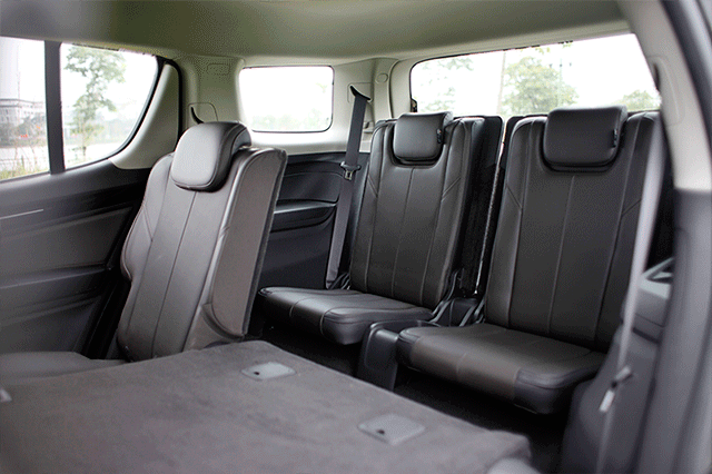 Nội thất và hàng ghế thứ ba trên Chevrolet Trailblazer