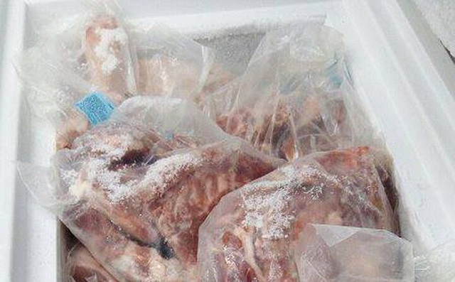 Siêu thị Meat Farm ở TP.HCM bày bán thịt heo hết hạn sử dụng.