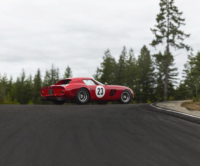 Chiếc Ferrari 250 GTO 1962 vừa được bán với giá hơn 1,1 nghìn tỷ đồng.