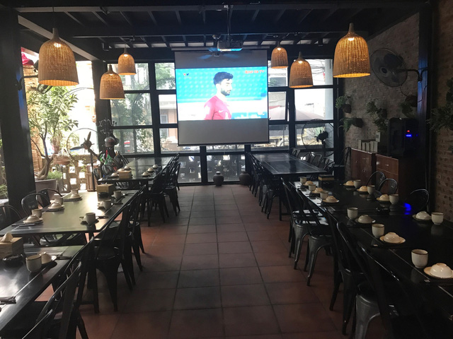 Trước trận đấu với tuyển Hàn Quốc: Nhiều nhà hàng, quán cà phê đã 