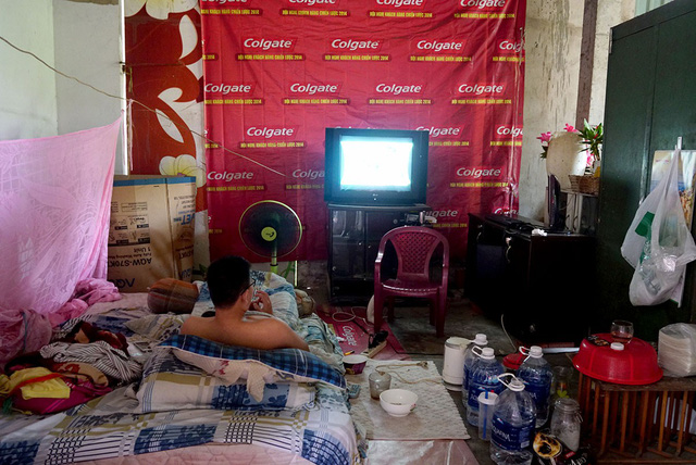Cuộc sống bên trong xóm lao động ở biệt thự hoang giữa lòng Sài Gòn