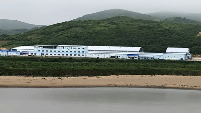 Trung tâm thương mại mới mở tại tỉnh Ryanggang, Triều Tiên gần biên giới Trung Quốc (Ảnh: Nikkei)