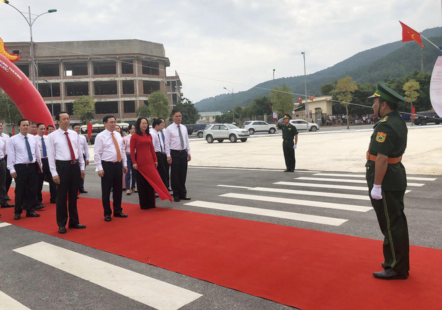 Ủy viên Bộ Chính trị - Phó Thủ tướng Chính phủ Vương Đình Huệ chỉ đạo triển khai các hoạt động công bố mở cặp cửa khẩu Chi Ma - Ái Điểm