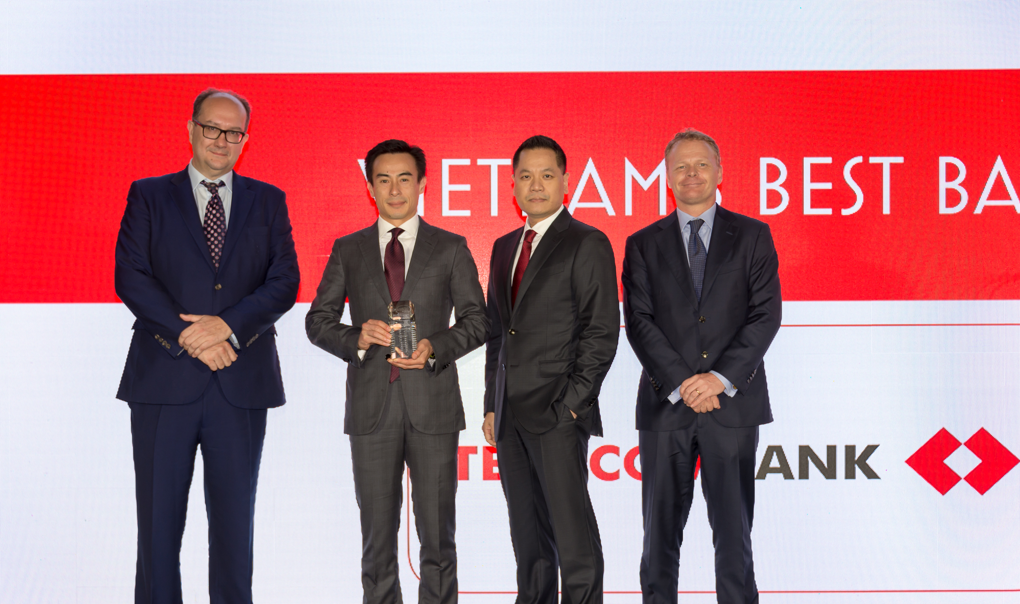 Techcombank nhận giải thưởng danh giá “Ngân hàng tốt nhất Việt Nam 2018” từ EuroMoney
