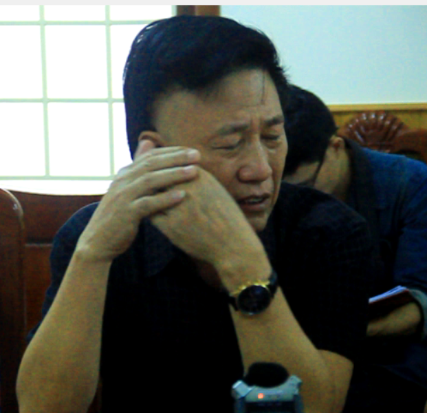 Nguyễn Xuân Nguyên - Giám đốc Công ty TNHH Đại Nguyên Dương đã bật khóc tại cuộc họp khi ngư dân yêu cầu công ty phải bồi thường tất cả các khoản theo đề nghị.