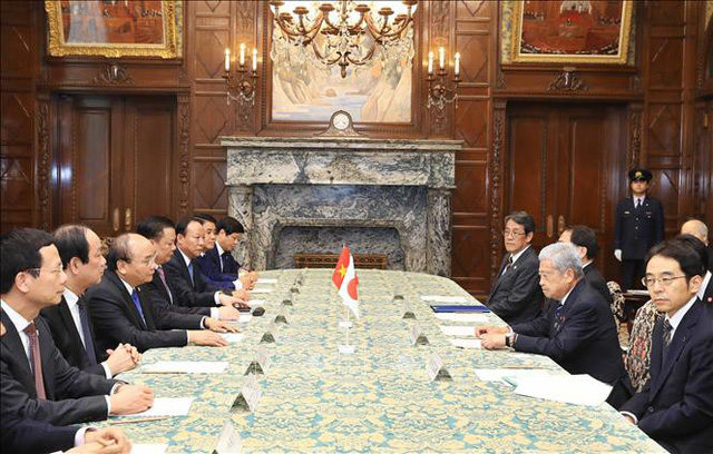 Thủ tướng Nguyễn Xuân Phúc hội kiến Chủ tịch Thượng viện Nhật Bản, Ngài Chuichi Date (Ảnh: TTXVN)