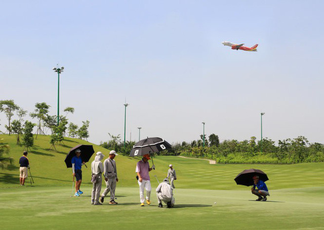 
Một góc sân golf Tân Sơn Nhất thuộc hệ thống Him Lam do Cty CP Đầu tư Long Biên trực tiếp triển khai. (Ảnh: I.T)
