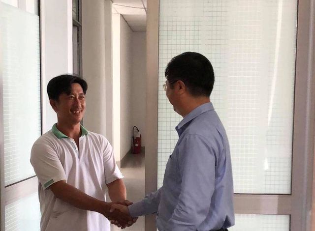 Ông Nguyễn Cà Rê bắt tay phó chủ tịch UBND TP Cần Thơ sau buổi làm việc