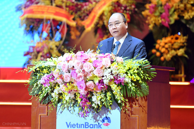 
Sáng nay 11/11, Thủ tướng Nguyễn Xuân Phúc đã có bài phát biểu tại Lễ kỷ niệm 30 năm xây dựng và phát triển của Ngân hàng TMCP Công Thương Việt Nam - VietinBank (1988 - 2018) (ảnh: VGP/Quang Hiếu).
