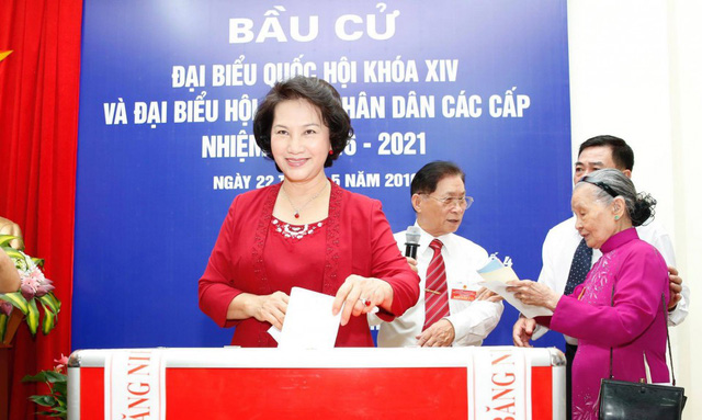 Chủ tịch Quốc hội Nguyễn Thị Kim Ngân bỏ phiếu bầu đại biểu Quốc hội khoá XIV (ảnh minh hoạ)