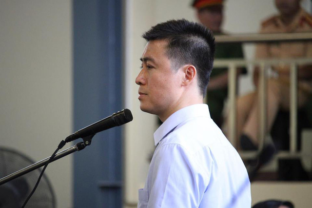 Bị cáo Phan Sào Nam khai tại tòa.
