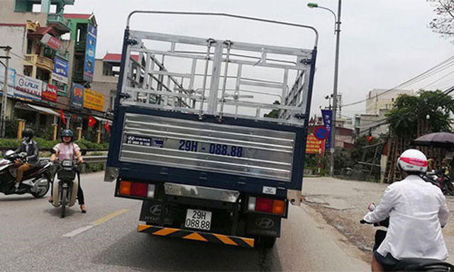 
 Một chiếc xe tải Hyundai khác tại Hà Nội cũng có biển tứ quý 8. 
