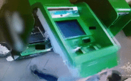 Liều mình đập vỡ cây ATM, tên trộm nhận cái kết “đắng”