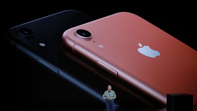 Doanh số iPhone thất vọng: Apple rời 