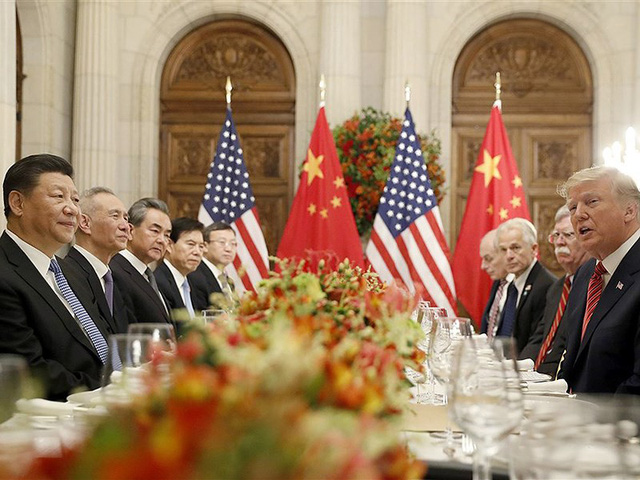 
Phái đoàn của ông Trump (phải) và người đồng cấp Trung Quốc cùng ăn tối tại thủ đô Buenos Aires, Argentina. Ảnh: AP
