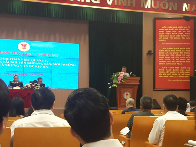
TS. Vũ Đình Ánh phát biểu tại Hội thảo
