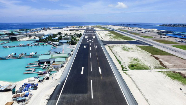 
Dự án đường băng mới do tập đoàn Trung Quốc xây dựng tại sân bay quốc tế Velana ở Maldives (Ảnh: AP)
