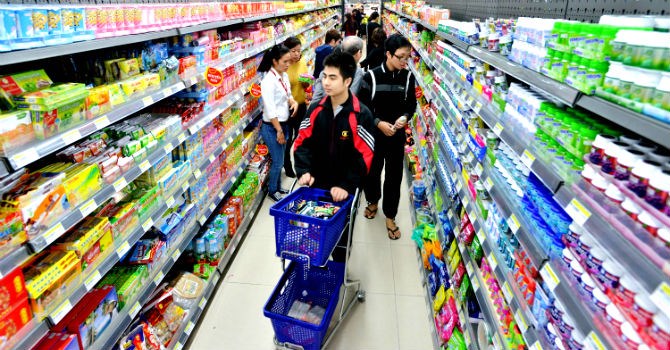 Niềm tin người tiêu dùng Việt lên cao nhất thập kỷ