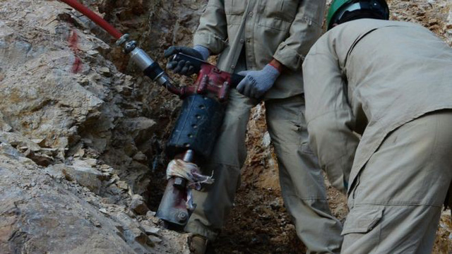 Đào hầm sâu 60m vào lòng sông tìm vàng, 40 người Afghanistan thiệt mạng