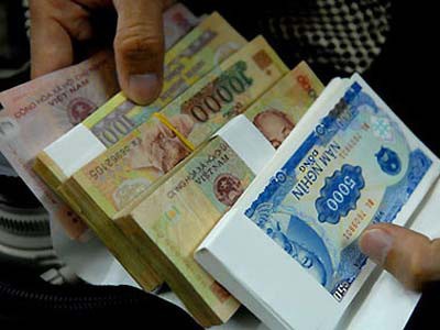 
Ông Phạm Bảo Lâm, Cục trưởng Cục Phát hành và Kho quỹ cho biết, kể từ tháng 11 năm ngoái, NHNN không còn in tiền mới mệnh giá nhỏ 10.000 đồng.
