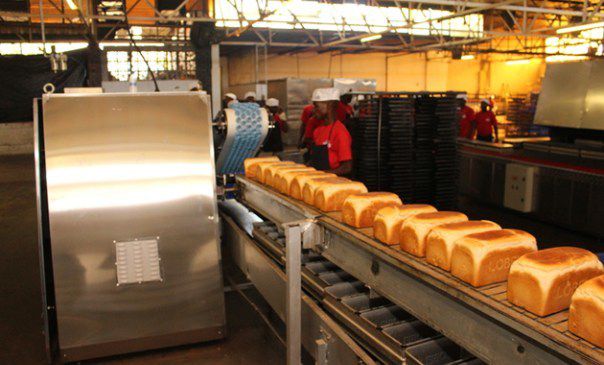 Khủng hoảng trầm trọng, Zimbabwe hết sạch bánh mì trong 1 tuần nữa