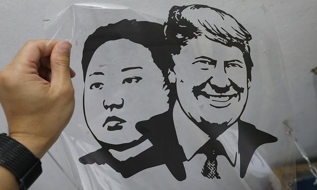 Một phút nghĩ ra ý tưởng, ngày bán 400 áo Tổng thống Trump và Chủ tịch Kim - 11