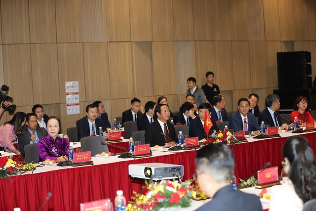 Đoàn Triều Tiên thăm tổ hợp sản xuất ô tô, nông nghiệp công nghệ cao tại Hải Phòng - 4