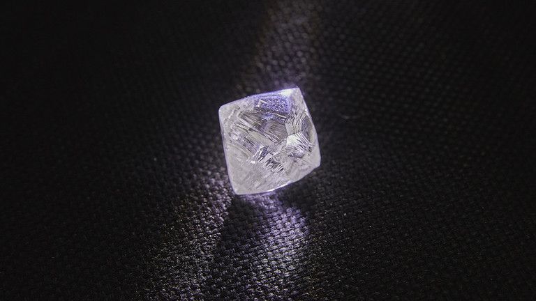 Tìm thấy viên kim cương 