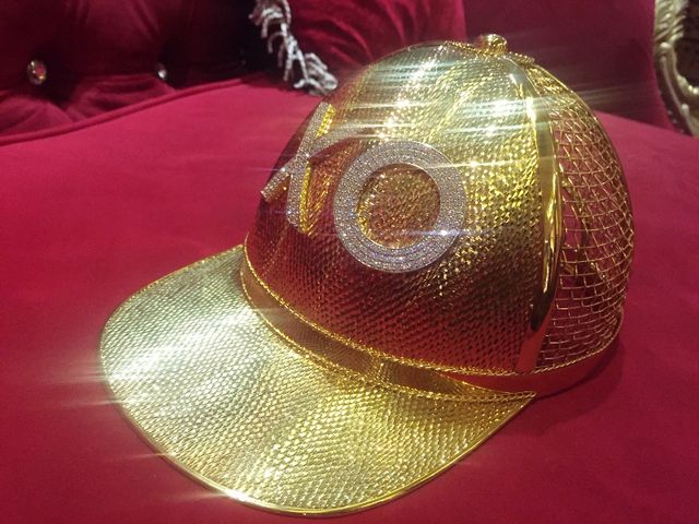 Mục sở thị chiếc nón vàng gần 1,85 tỷ đồng của đại gia Sài Gòn - 1
