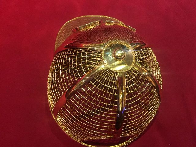 Mục sở thị chiếc nón vàng gần 1,85 tỷ đồng của đại gia Sài Gòn - 4