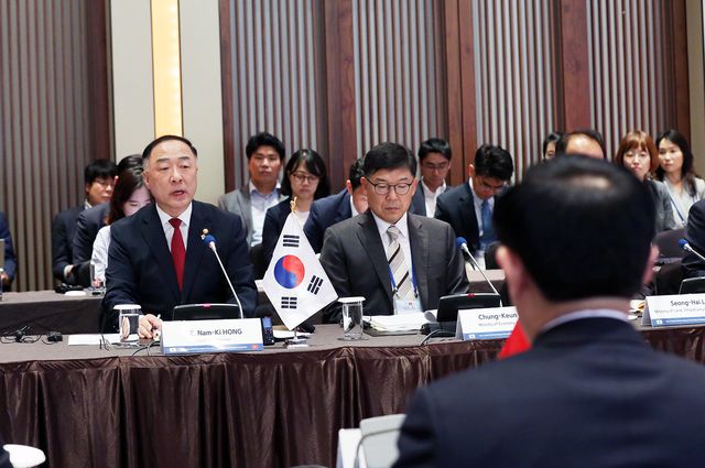 Đối thoại “nóng” về kinh tế của hai Phó Thủ tướng Việt Nam - Hàn Quốc - 3