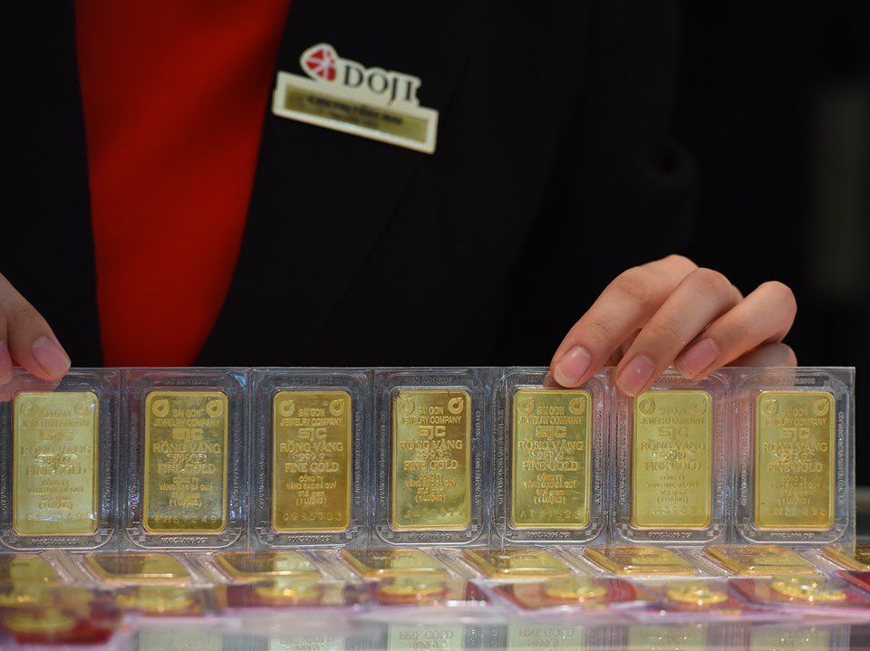 Vàng vọt lên 39,4 triệu đồng/lượng, cao nhất đỉnh giá 6 năm