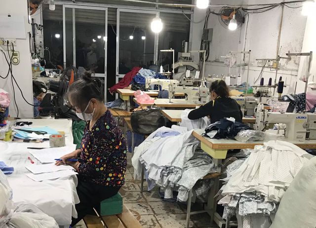 Bán quần áo ế ẩm, dân buôn giảm nhập một nửa hàng Trung Quốc - 2
