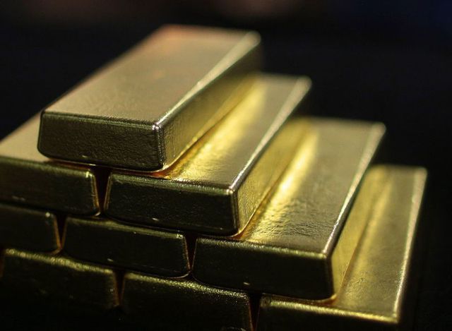 Bất chấp lệnh trừng phạt, Venezuela tiếp tục bán “chui” gần 1 tấn vàng - 1