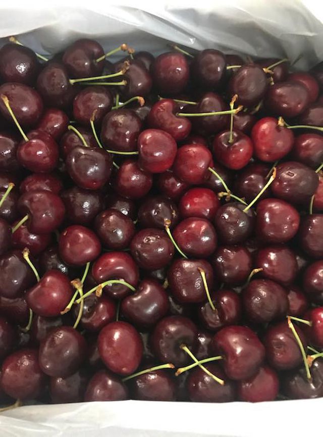 Cherry tại Mỹ có thực sự mất giá, mà ở Việt Nam chỉ hơn 200 nghìn đồng/kg? - 1