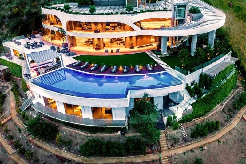 Ngắm kiến trúc siêu độc đáo của biệt thự trị giá 42 triệu USD ở Los Angeles