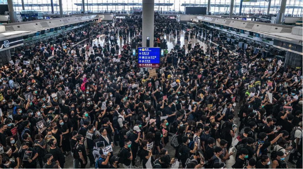 Những cuộc biểu tình ở Hồng Kông tác động đến thị trường toàn cầu “nghiêm trọng hơn” cuộc chiến thương mại Mỹ-Trung