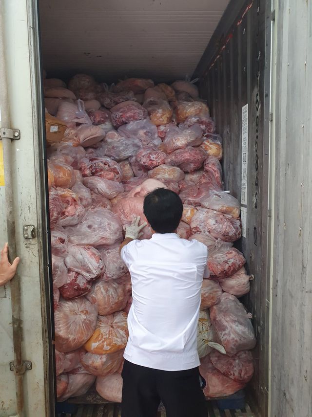 40 tấn thịt đông lạnh hôi thối suýt bị làm giò chả nhiễm dịch tả lợn châu Phi - 2
