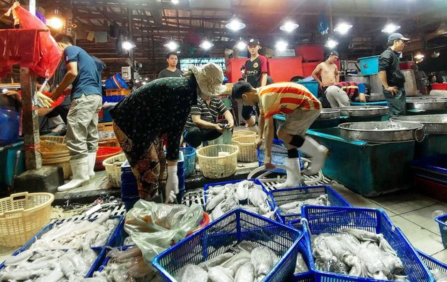 Dân buôn hải sản “hốt bạc” dịp lễ 2/9, nhiều điểm bán bỏ túi hàng trăm triệu - 1