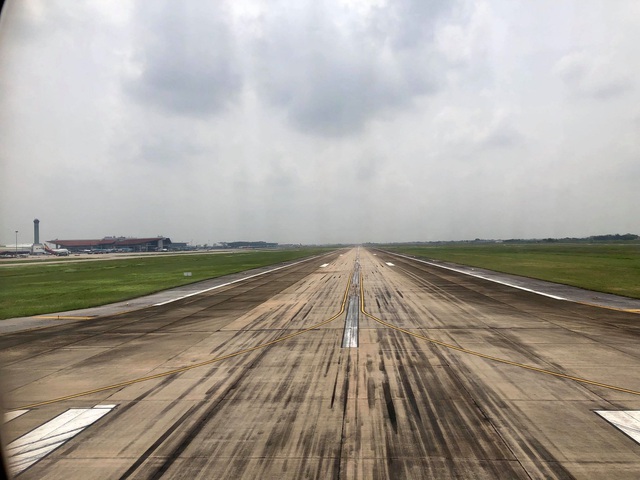 Bộ Giao thông xin sửa chữa “khẩn cấp” đường băng sân bay Nội Bài, Tân Sơn Nhất - 2