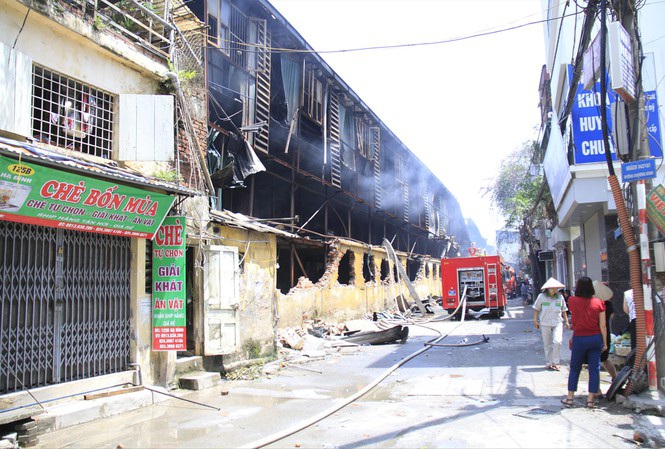 Hà Nội: Nhà máy Rạng Đông bị cháy hay “cố tình” cháy?