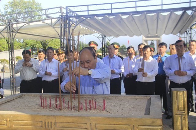 Thủ tướng dự lễ khởi công cao tốc Bắc - Nam đoạn qua Quảng Trị, TT-Huế - 2