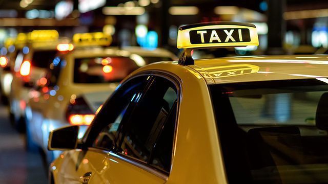 Bộ Giao thông: Taxi công nghệ phải có “hộp đèn” như taxi truyền thống!