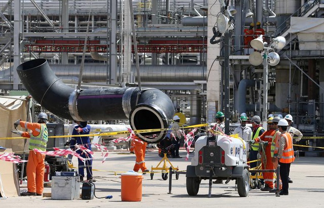 Nhà máy dầu Ả rập Xê út chi chít vết tích hỏa lực sau vụ tấn công chấn động - 8