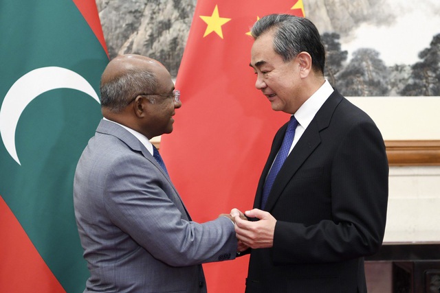 Nợ 3 tỷ USD, Maldives lo bị sa lầy trong bẫy nợ của Trung Quốc - 1