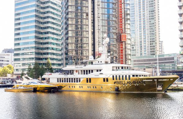 Chiêm ngưỡng siêu du thuyền dát vàng trị giá 20 triệu USD bên bờ biển - 3