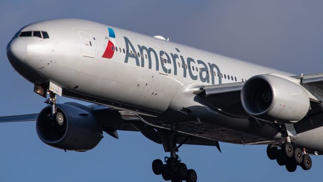 Máy bay Mỹ hạ cánh khẩn cấp vì hành khách hút cần sa gây rối - 1